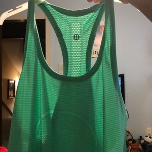 LuLulemon tank